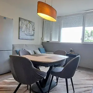 Zara- Zd Appartement