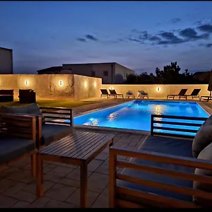 Апартаменты Lucy With Heated Pool & Free Private Parking, Задар