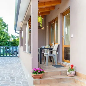 https://apartment-uzelac.in-istria.net