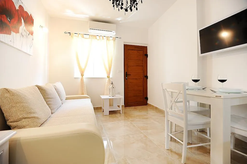 Apartment Primera Zadar 0*,